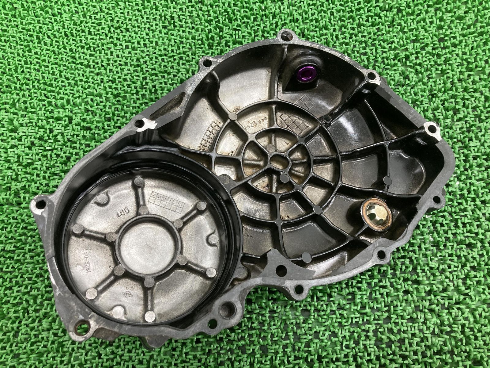 GSX400Sカタナ エンジンカバー 46D スズキ 純正 中古 バイク 部品 GK77A クラッチカバー ペイント素材に 割れ欠け無し インパルスにも