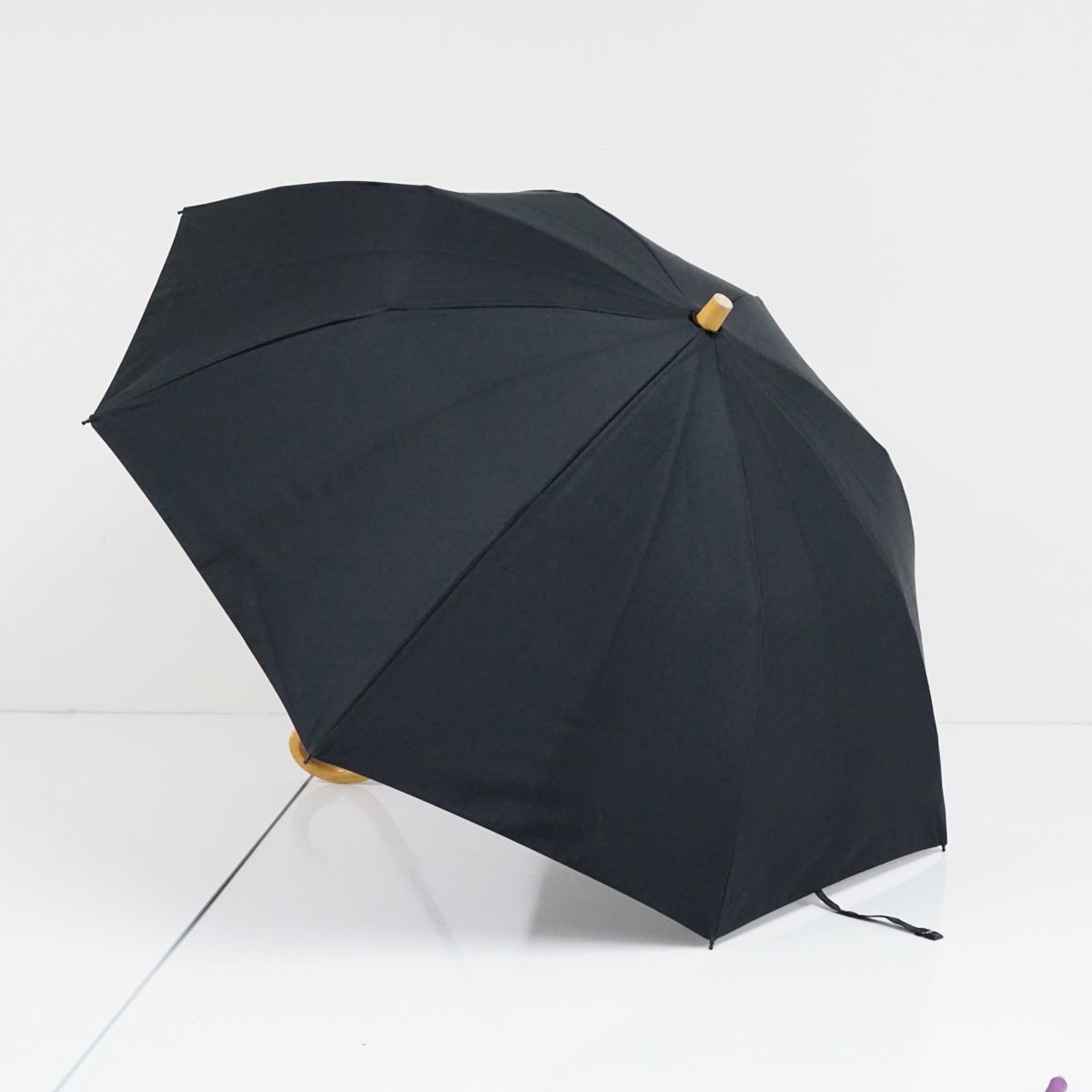 サンバリア100 完全遮光折日傘 USED美品 2段折 無地 ブラック シンプル