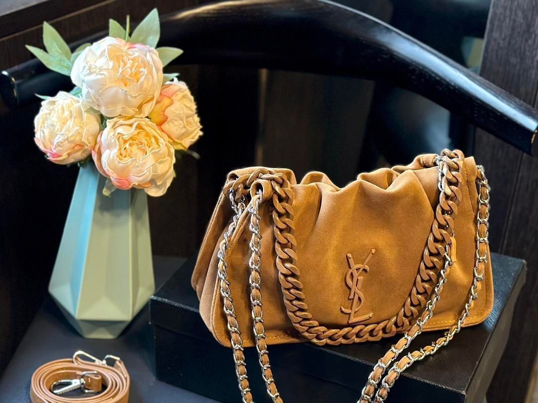 YSLサンローランの スエード女性用アンダーアームバッグ｜ ｜ DECORATOM_COM_BR