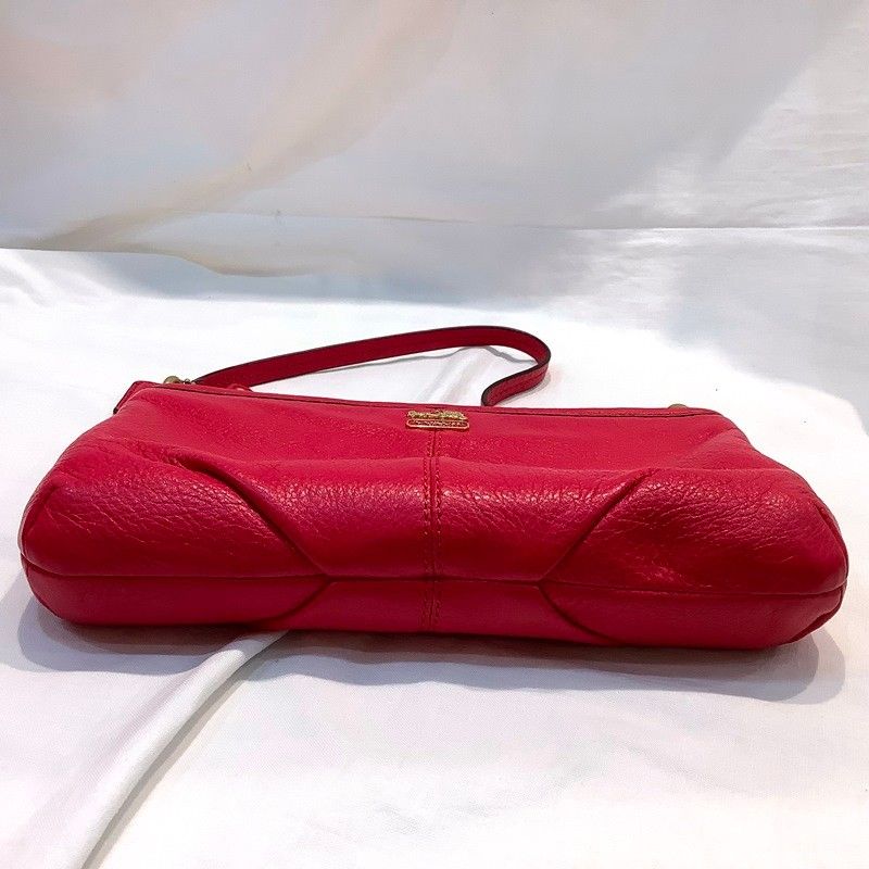 コーチ（COACH）ポーチ レッド レザーミニハンドバッグ【中古