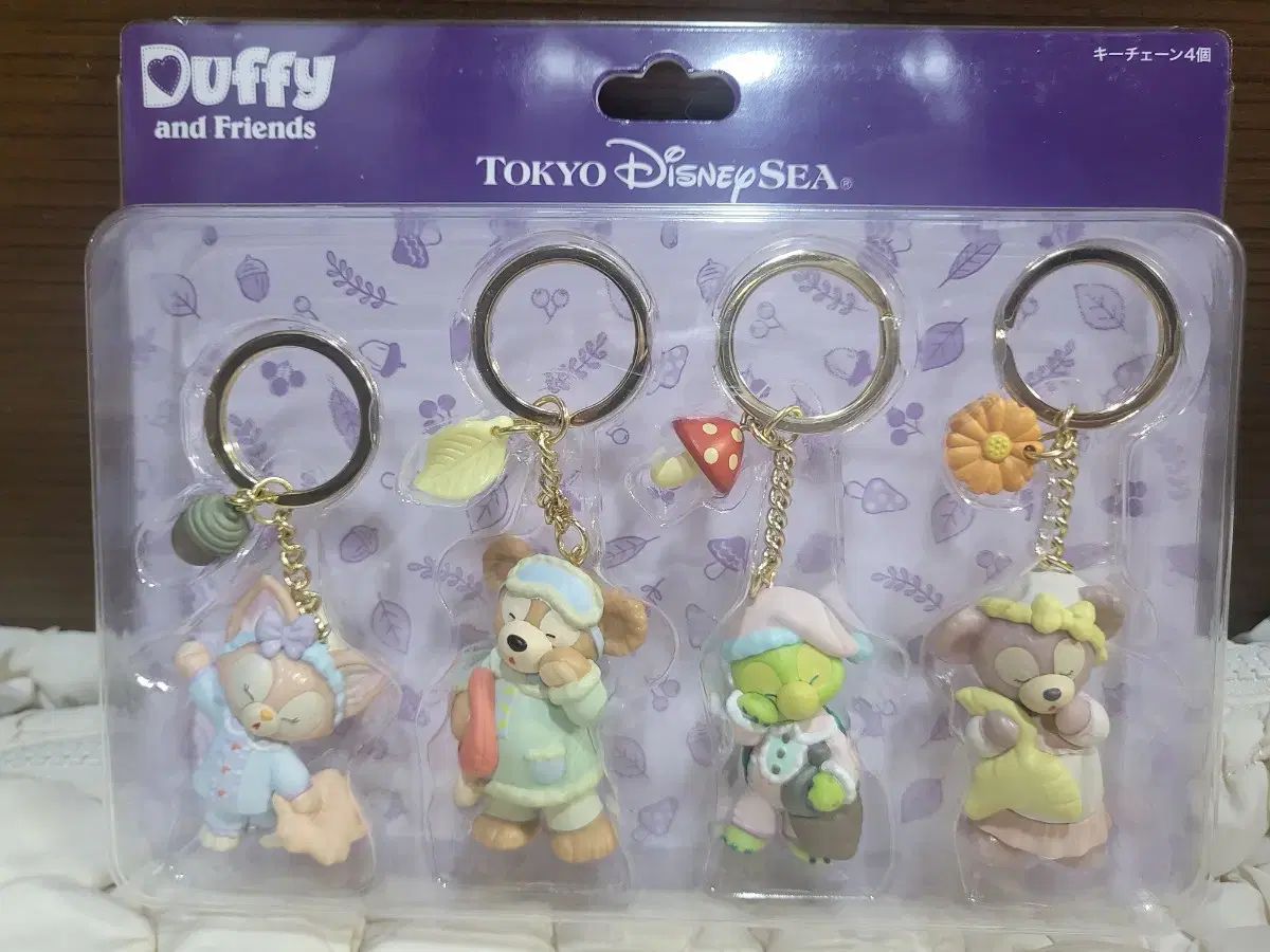 (東京ディズニーシー) 正規品) (新品) ダッフィーu0026フレンズ 秋のシーズン キーチェーン セット