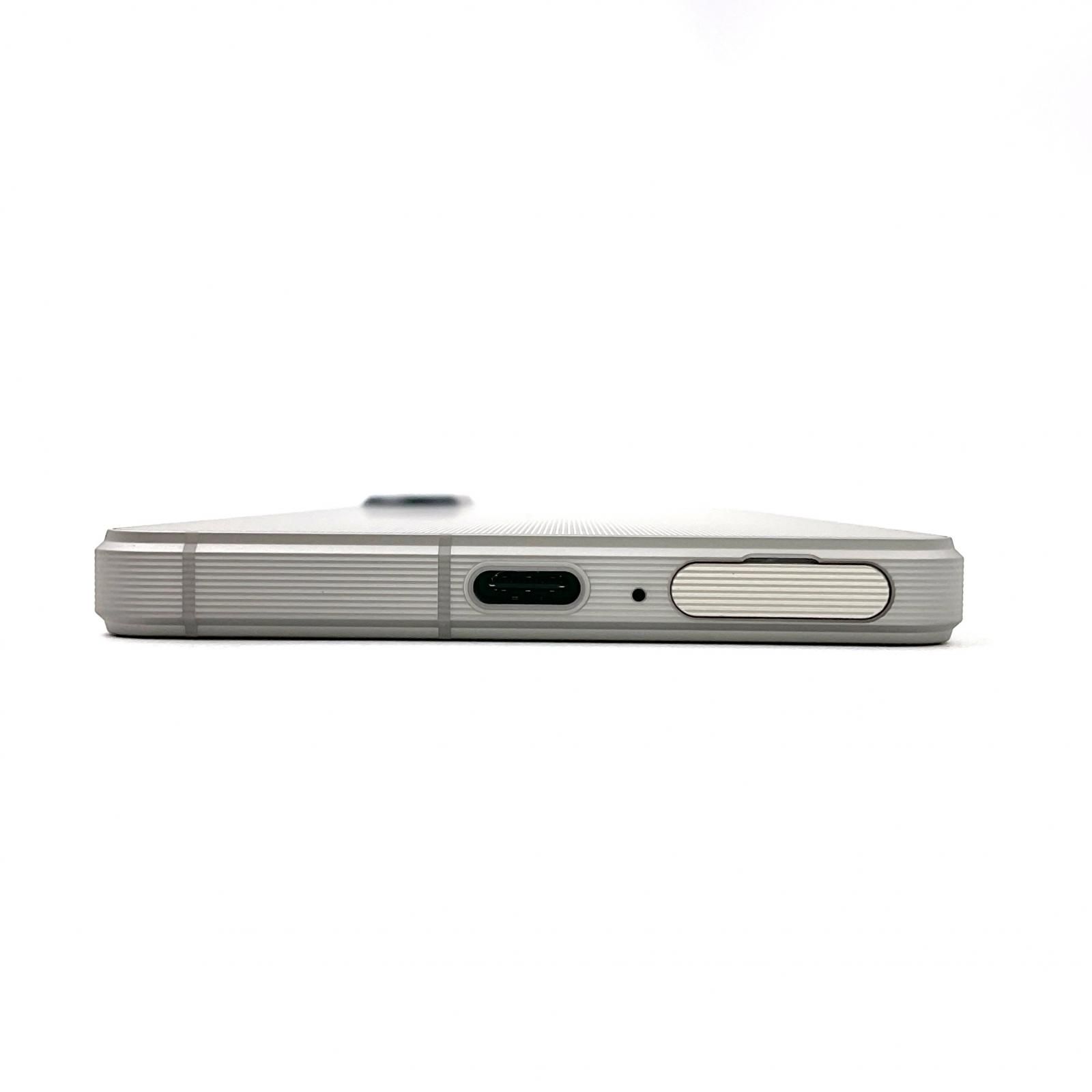 【美品】Xperia 1 V プラチナシルバー　256GB SIMロック無 SONY Xperia 1 VI 256GB SIMフリー [プラチナシルバー] 価格比較