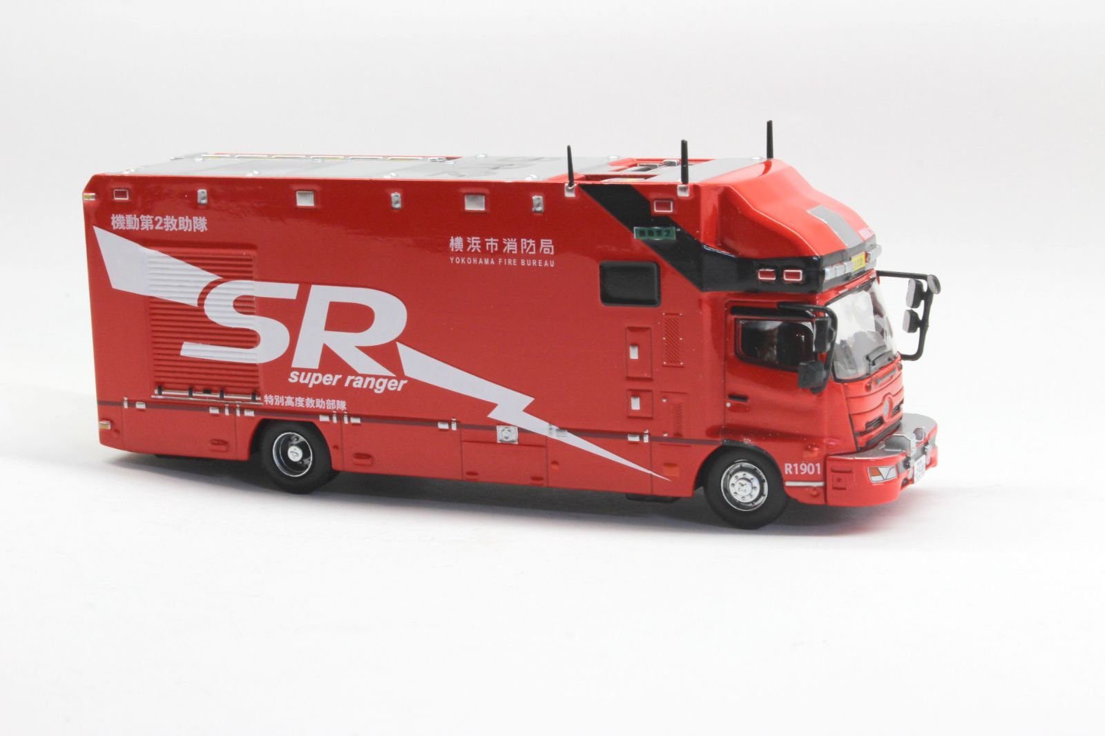 ACTCAR　1/64スケール　横浜市消防局　SR特別高度救助工作車（SR2）　ダイキャスト製　隊員フィギュア付