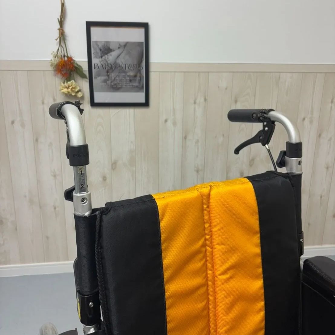 UR-4 シンプルスタンダード車椅子