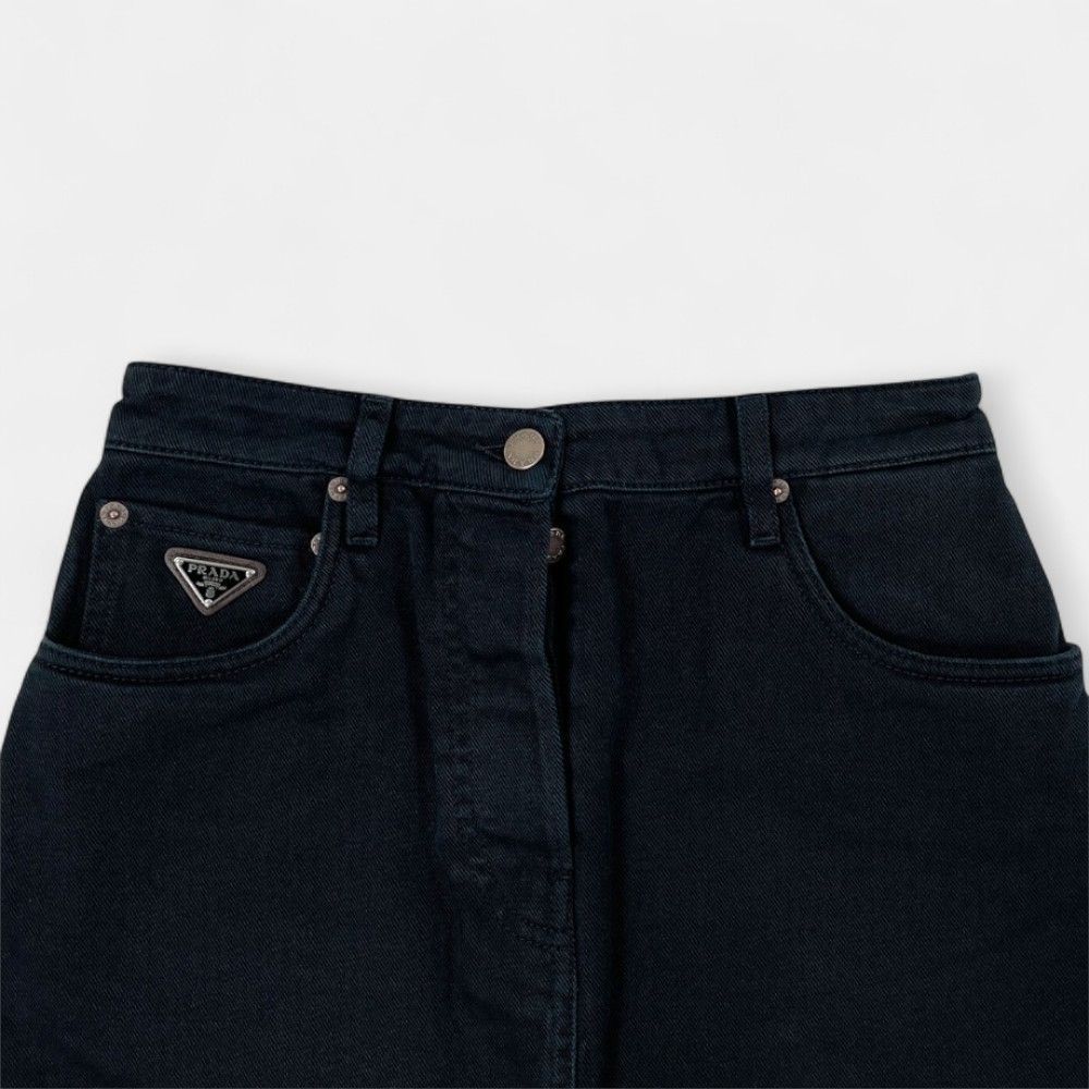 トライアングルロゴ スリットデニムスカート