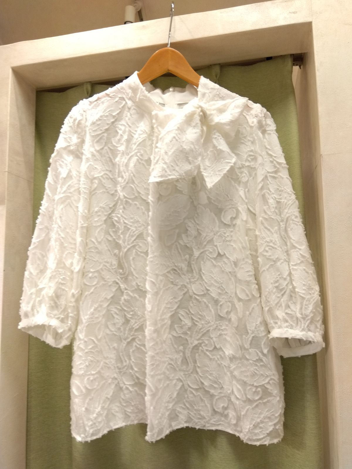Leilian ボタニカルアート柄トップス 大きいサイズ13+ 日本製 Leilian ボタニカルアート柄トップス 大きいサイズ13+ 日本製