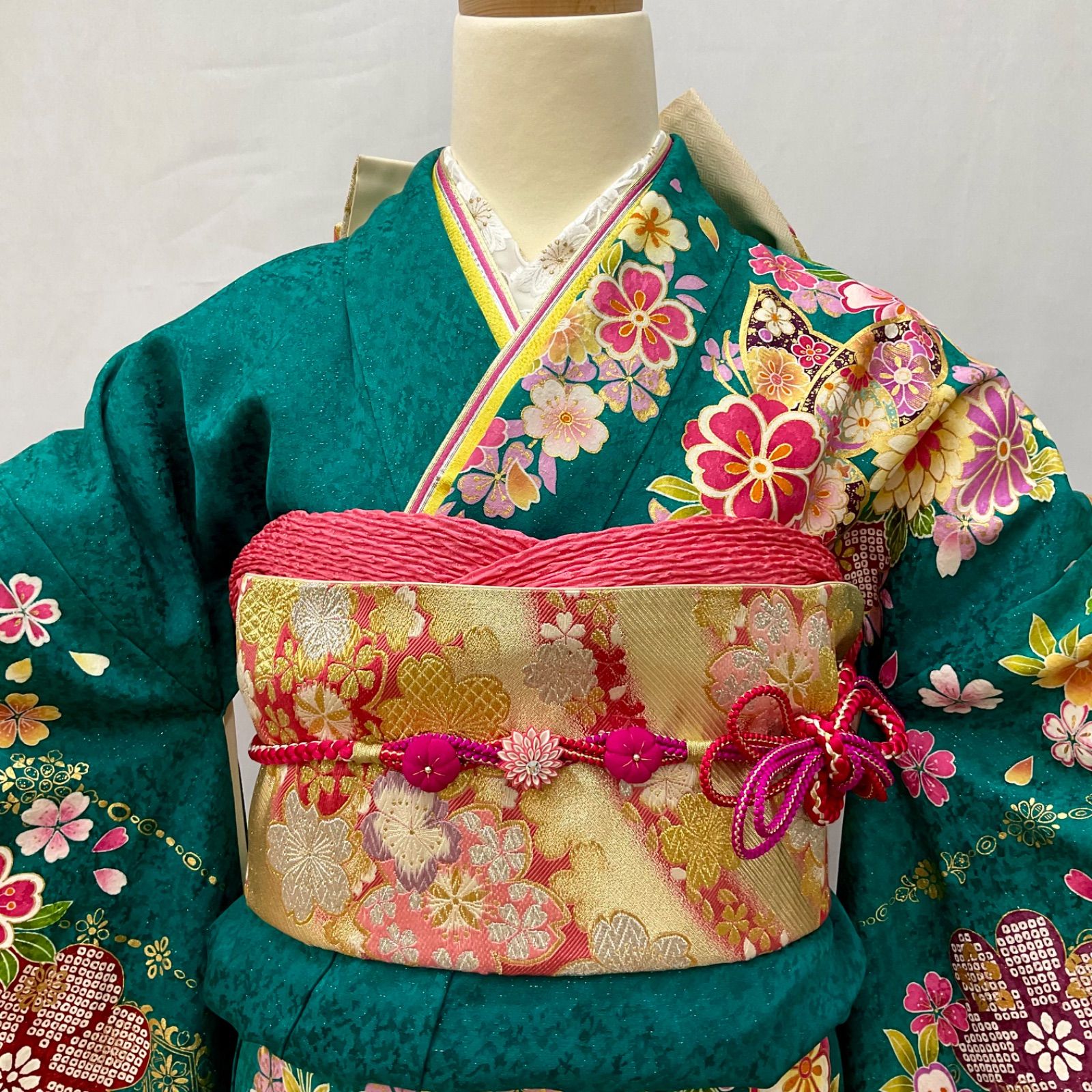 振袖グリーン系牡丹乱菊銀通し正絹