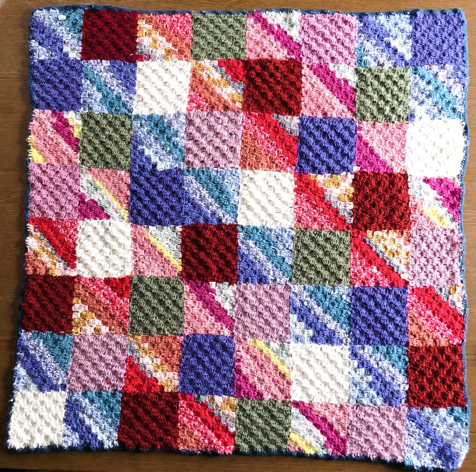 手編み　カラフルブランケット　膝掛け　マルチカバー ブランケット マルチカバー 正方形 手編み カラフル ハンドメイド