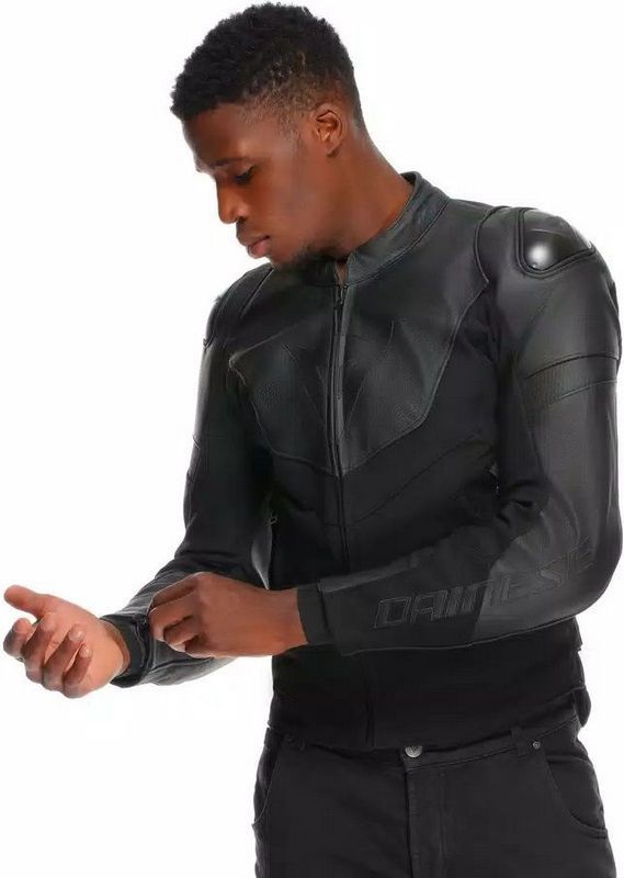 Dainese レザージャケット 黒 DAINESE レザージャケット (黒) サイズ56