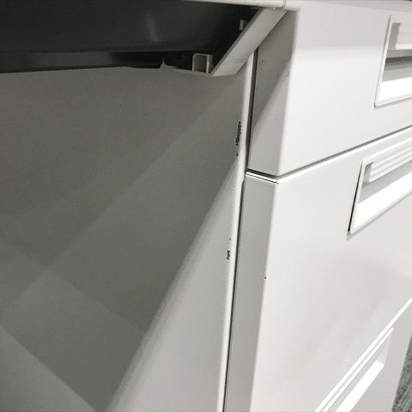 プラス ホワイト