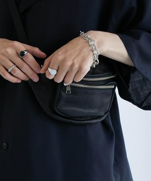 美品★ PUBLIC TOKYO レザーウエストバッグ　ショルダーバッグ 美品 PUBLIC TOKYO レザーウエストバッグ ショルダーバッグ
