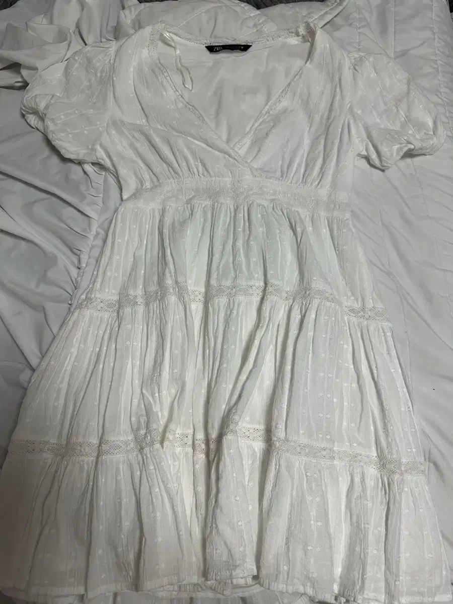ZARA(ザラ) レースワンピース ZARA（ザラ）の「刺繍レース