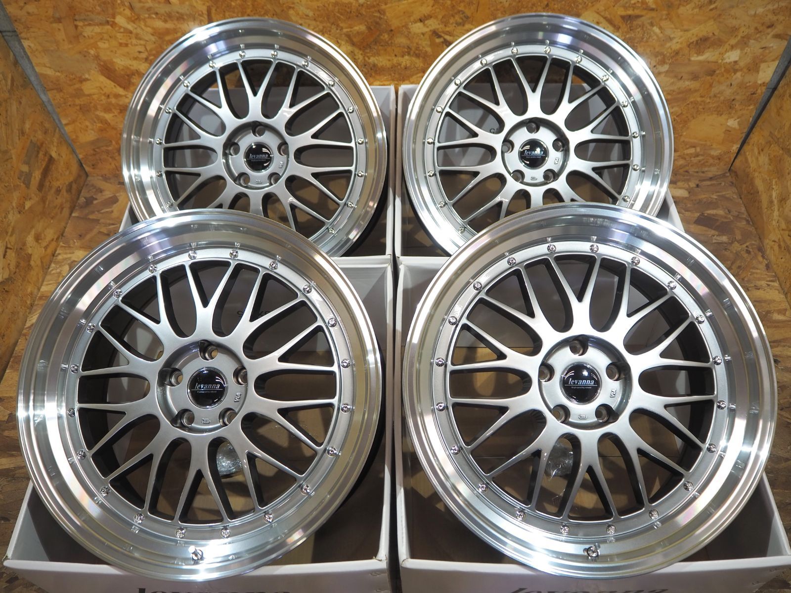 対応 4枚同サイズ 大キャリパー対応 メッシュ 深リム levanna V10-EX 20inch 9.5J 38 5H114.3 ステップリム仕様 VIPセダン クラウン マジェスタ シーマ フーガ 等に