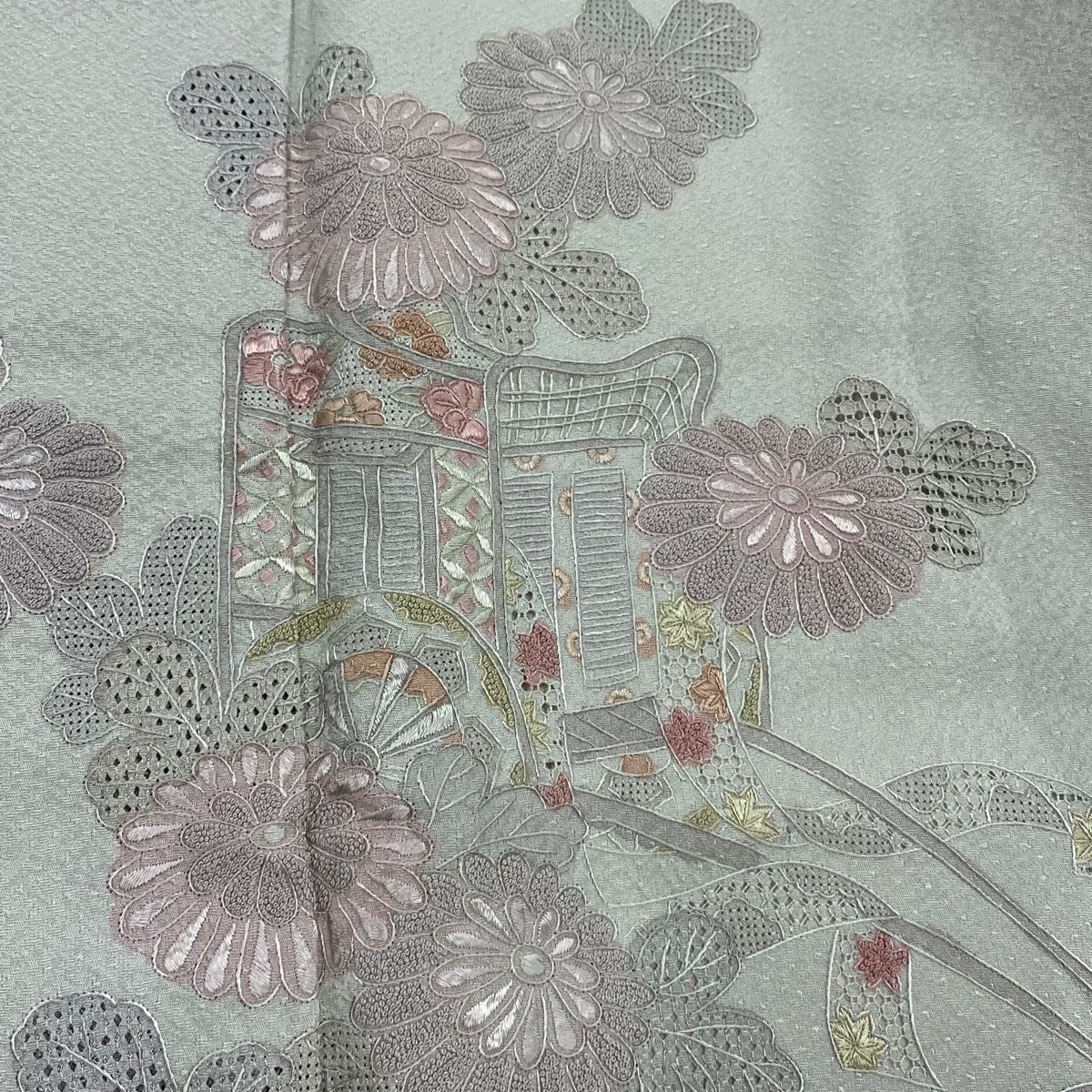 付下げ 身丈155cm 裄丈61.5cm S 袷 御所車 菊 相良刺繍 汕頭刺繍