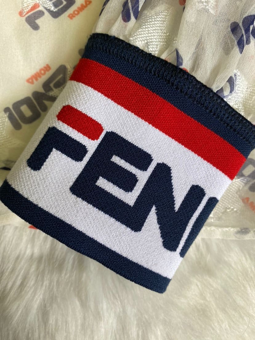 FENDI×FILA フェンディ フィラ コラボ ハイネック 総柄 ブラウス トップス 40 PAWNSHOPRiZ パウンショップリズ - メルカリ