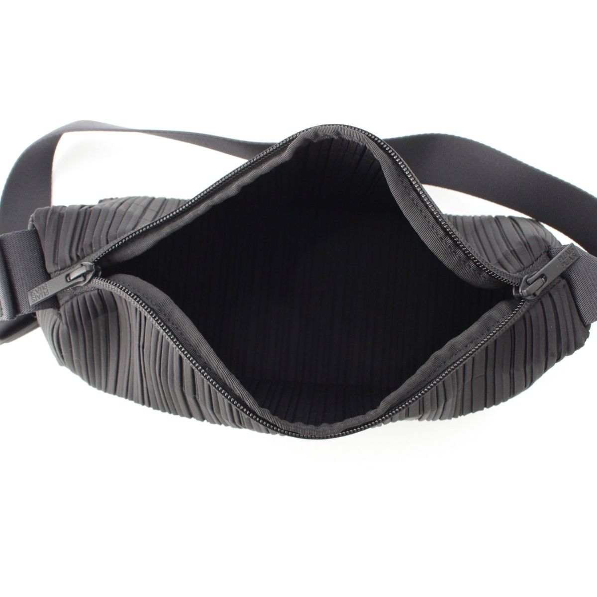 プリーツプリーズ イッセイミヤケ PLANETARY PLATES CROSS BODY  