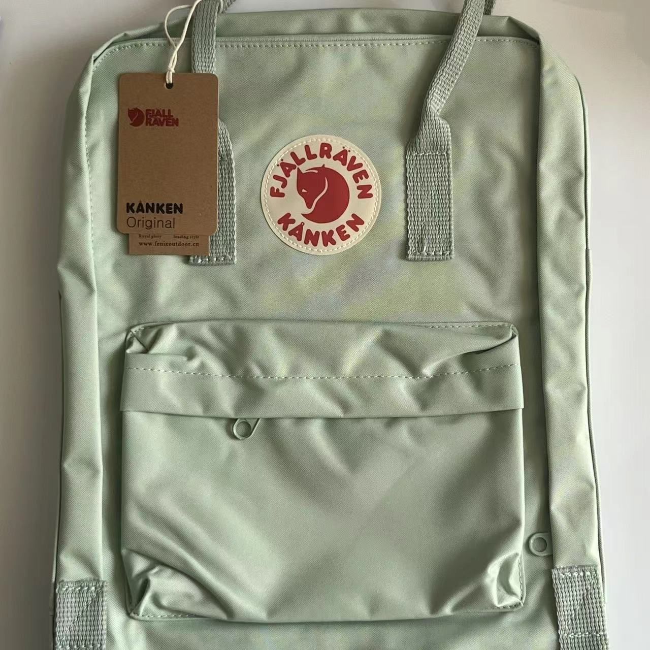 新品 未使用 Fjallraven Kanken フェールラーベンカンケン 16L 色の選択が多い。