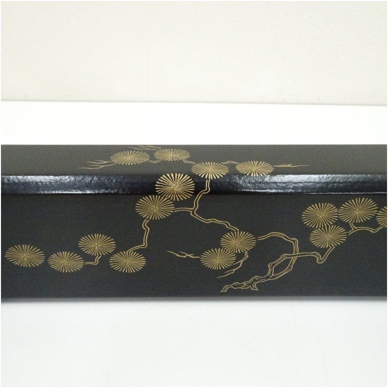 茶道具　塗師　岡本陽斎作　松葉文蒔絵　錫縁香合　共箱　C　5285 M575 香合 『塗師 岡本陽斎作』『田子の浦蒔絵』『箱形香合