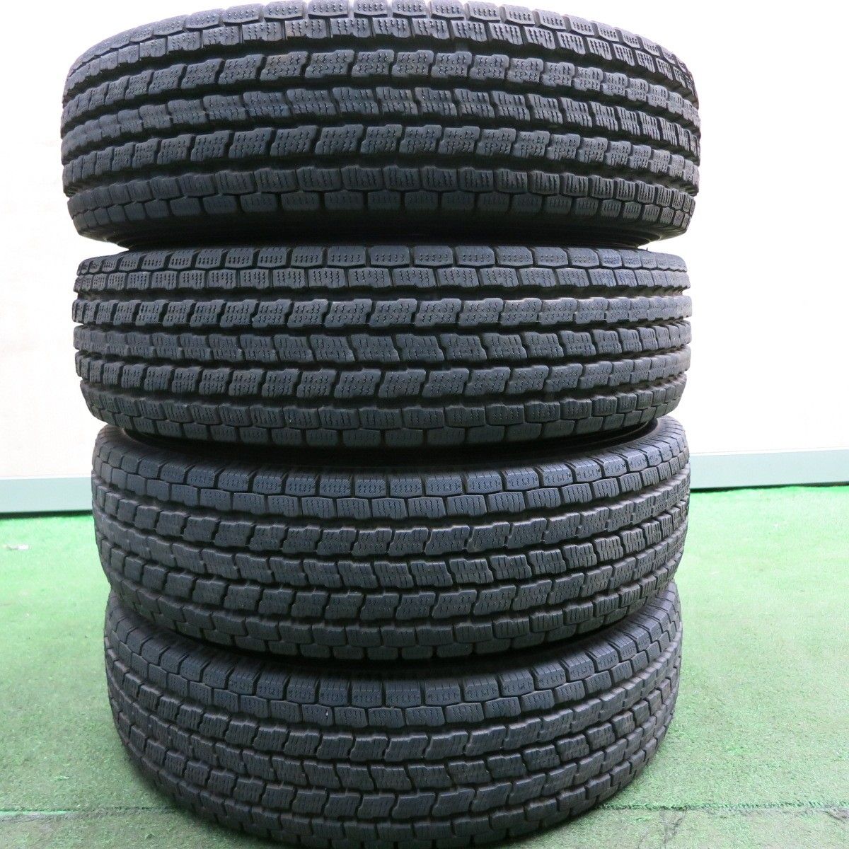 バリ溝！！ヨコハマ iceGUARD iG91 195/80R15