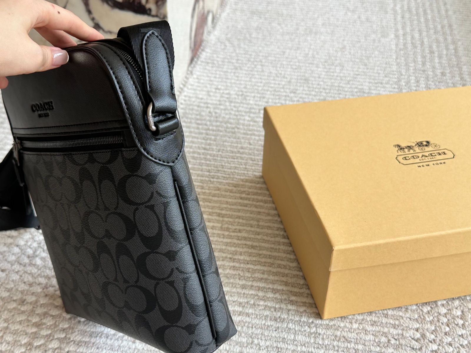 今日 Coach s New Black Camera Bag クーチ ニューブラック カメラバッグ DECORATOM_COM_BR