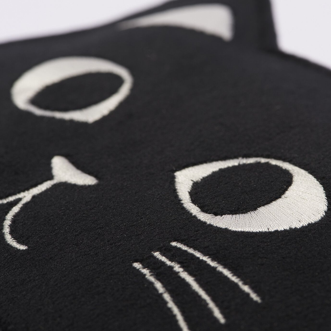 ジュエリーボックス　ジュエルケース　ねこの刺繍　かわいい　黒猫　スライド式　ホワイト化粧箱入り　ギフトにも