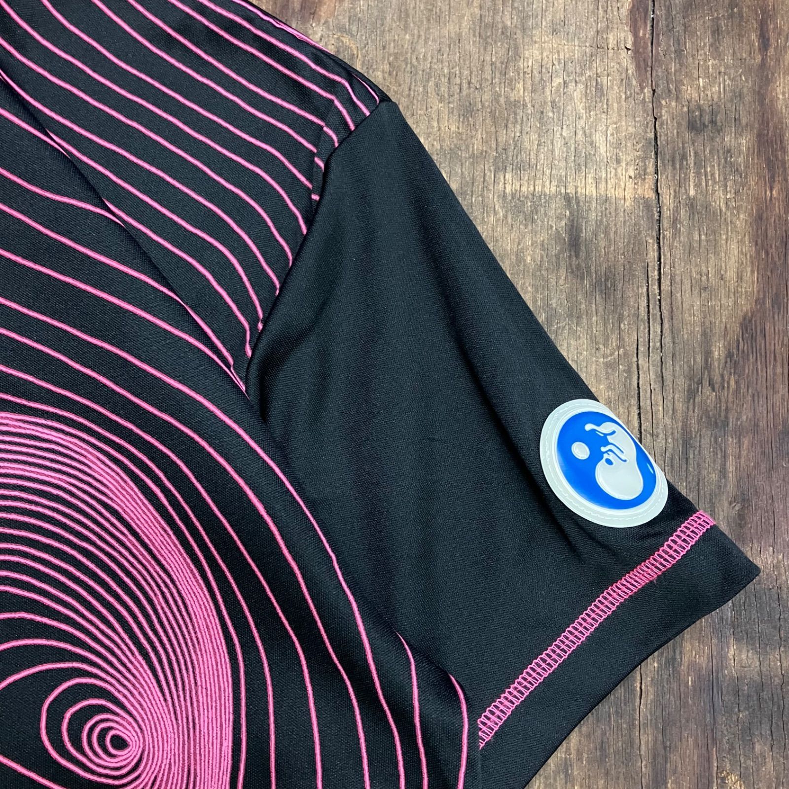 FOTUS フェトウス ボディパターン Tシャツ ブラック ネオン