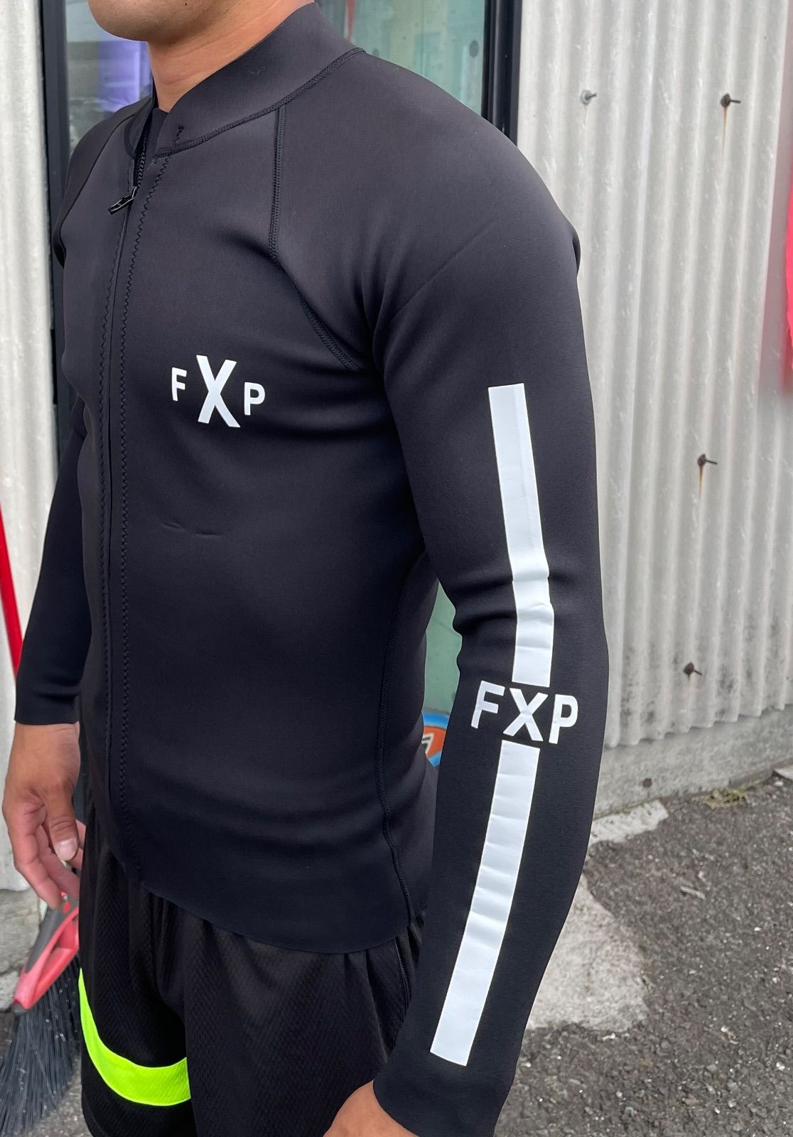 フラッシュパッカーウェットスーツタッパー2