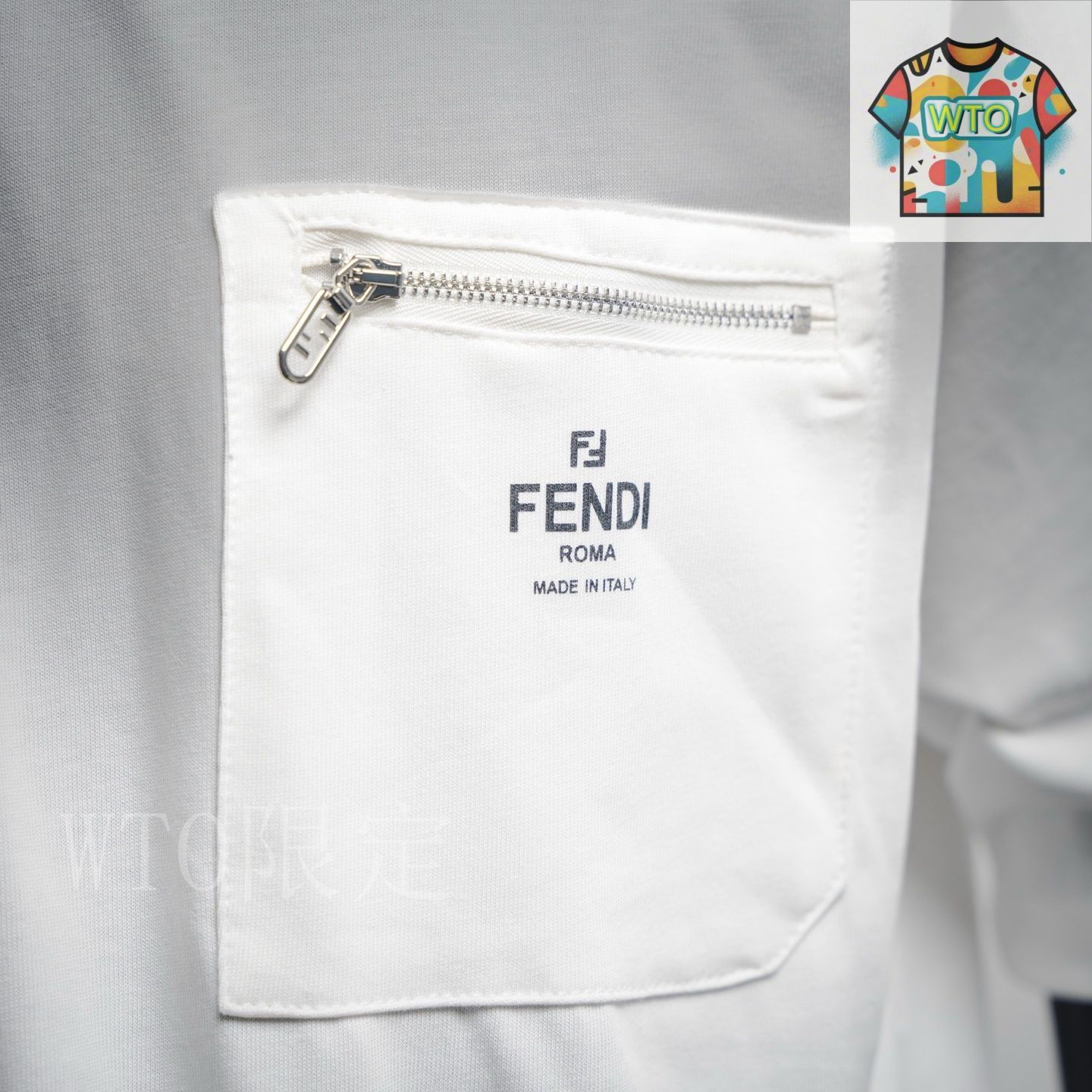 ◆FENDI 最新作◆ロゴ入りジップポケット スケーター風Tシャツ◆ 今日特価】Fendi 25ss ポケットジップロゴ T シャツ-1 - メルカリ