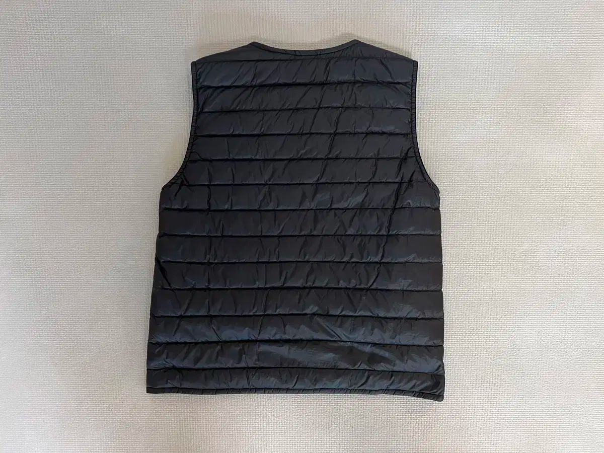 モンベル ダウン ラウンドネック 800フィル ベスト 軽量ダウン ブラック L