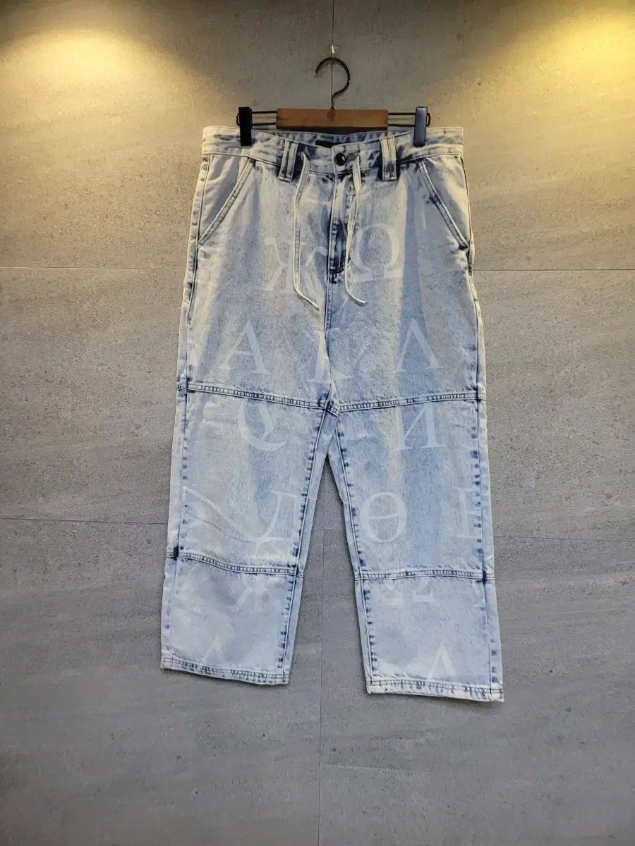 【雷市場（ポンジャン）商品韓国直送】クロップド セミ オエイド シャーリング スリット デニム パンツ