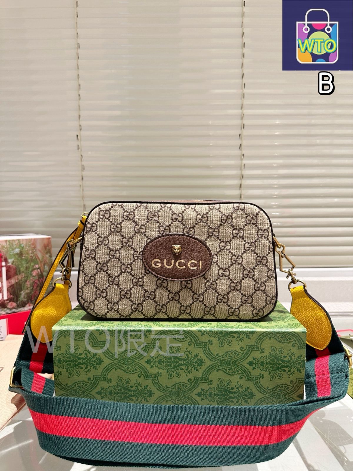 今日特価】Gucci Tiger Head Camera Bag × ～24cm 男女兼用