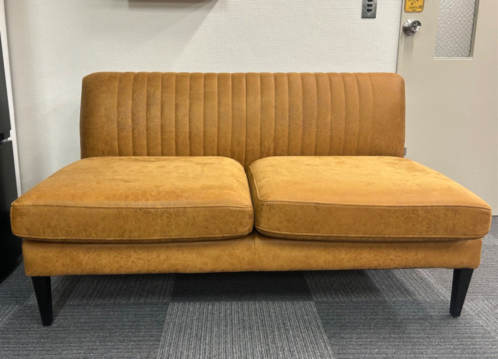 取付無料！カリモク家具 本革 ZT83北欧風リーベルブラウン2.5人掛け