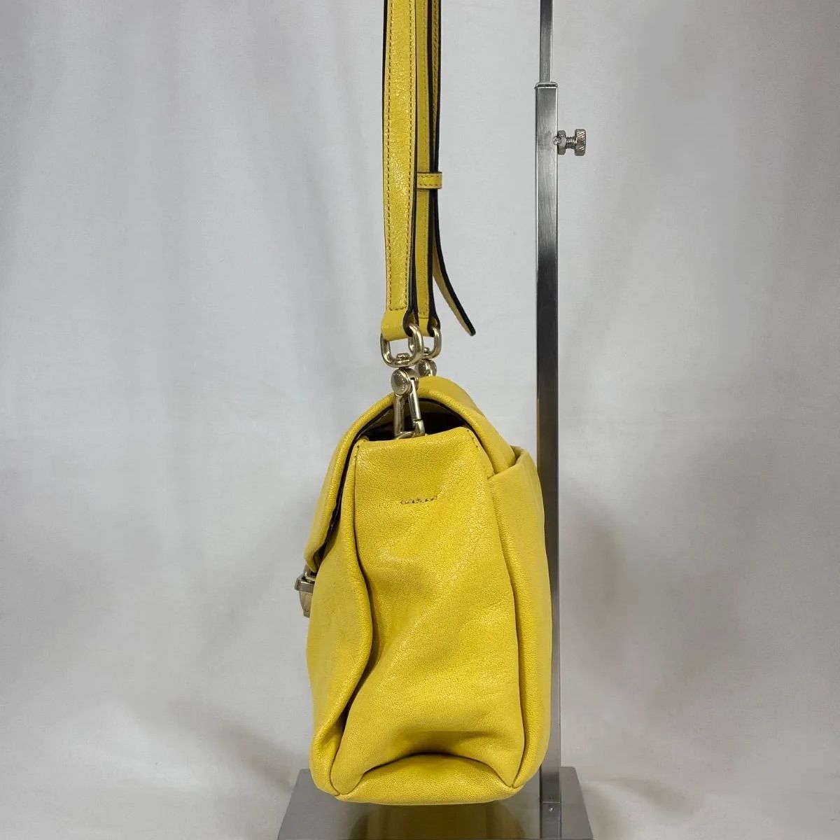 美品】MARC JACOBS ショルダーバッグ 美品】MARC BY MARC JACOBS 
