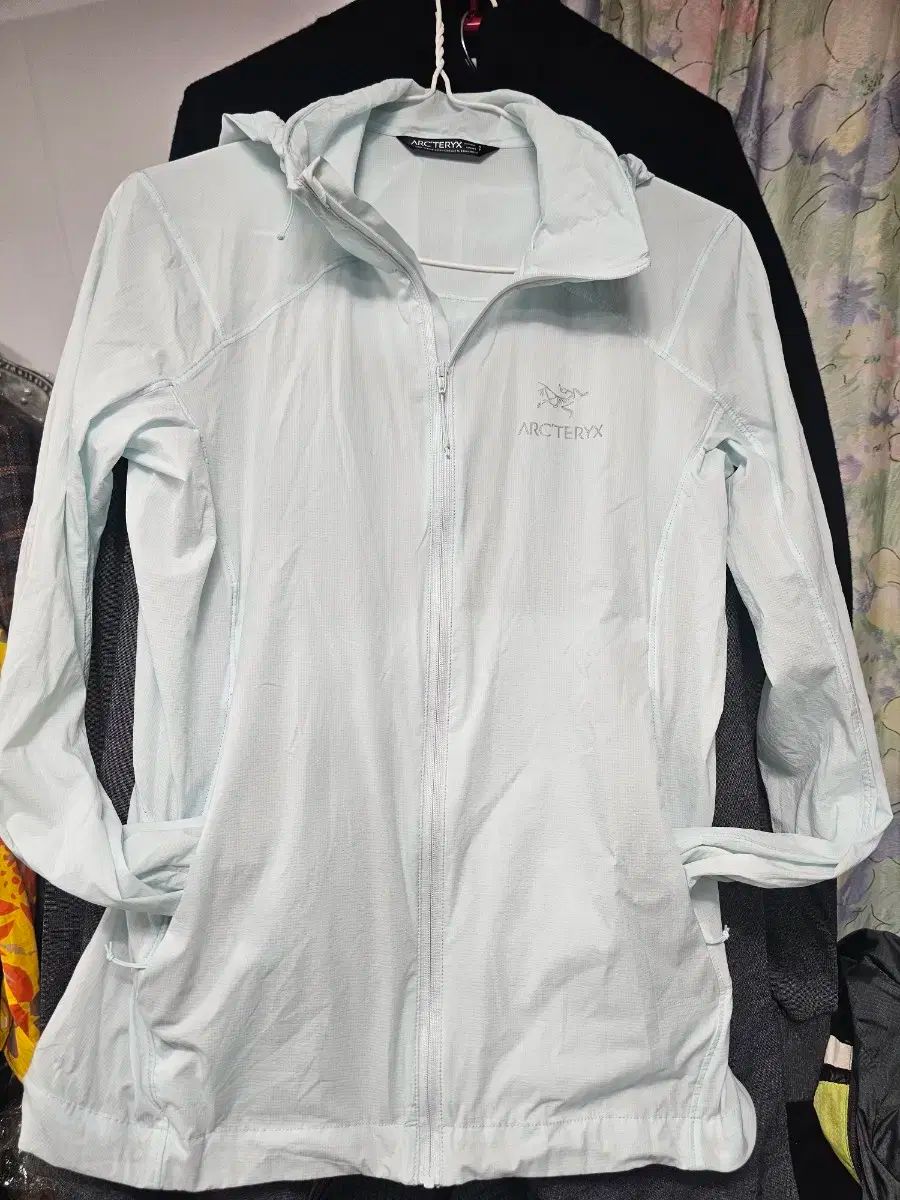 ARC TERYX アークテリクス 正規品 レディース ウィンドブレーカー Sサイズ