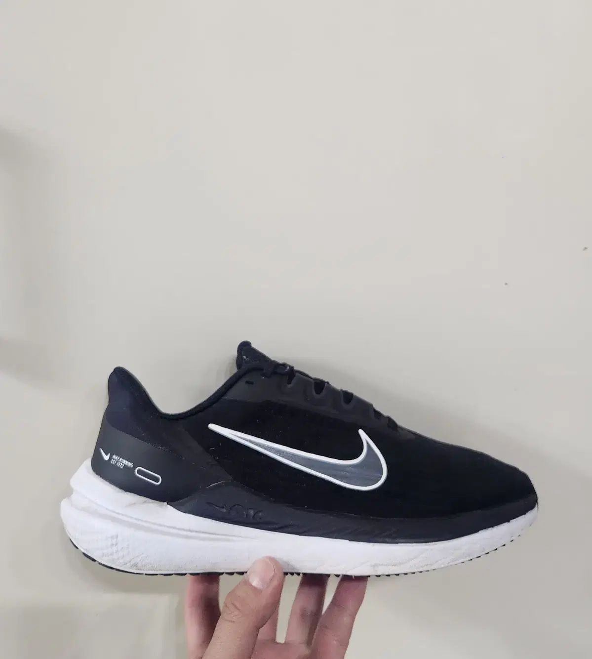 【雷市場（ポンジャン）商品韓国直送】 250 NIKE(ナイキ) w エア ウィンフロー 9 ブラックダークグレーホワイト