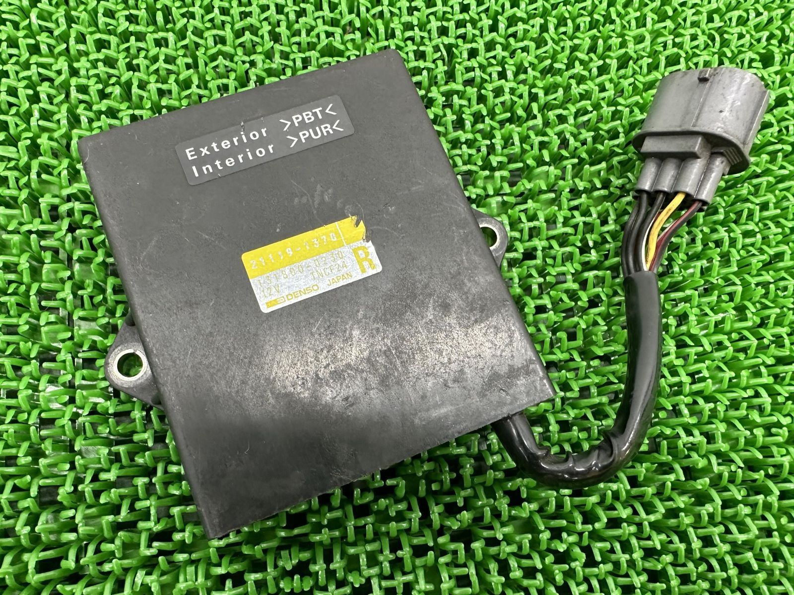 ZZR1100 D型　イグナイター　純正　中古　カワサキ ZZ-R1100 イグナイター カワサキ 純正 中古 バイク 部品 ZXT10D