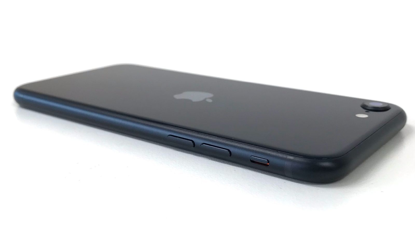 θ【美品/SIMロック解除済み】iPhone SE（第3世代）64GB - メルカリ