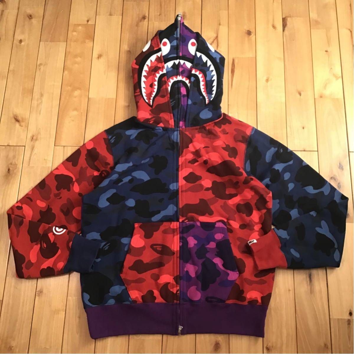 BAPE 　A BATHING APE　CRAZY SHARK シャークパーカー