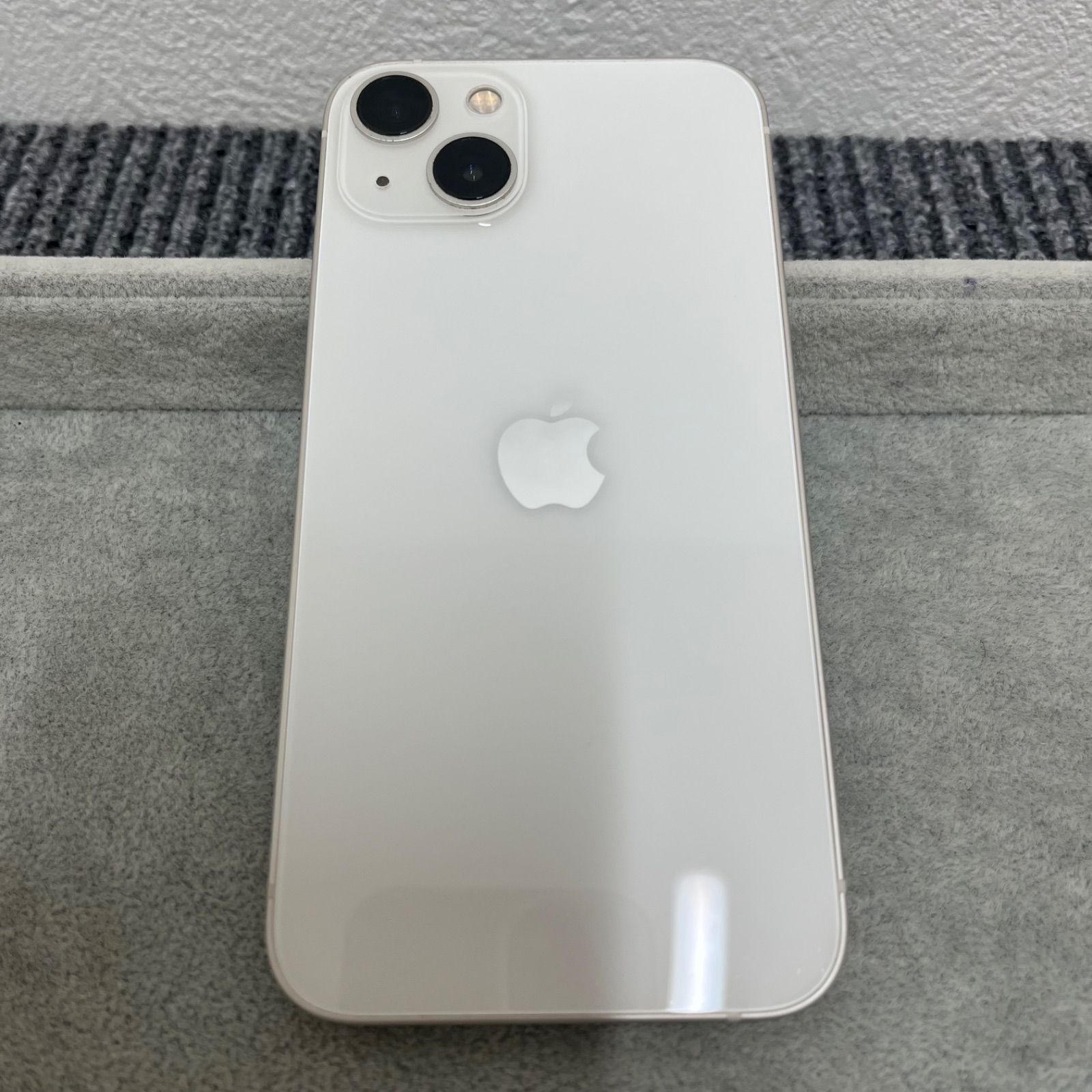 iPhone13 128GB au SIMロックなし スターライト ホワイト①