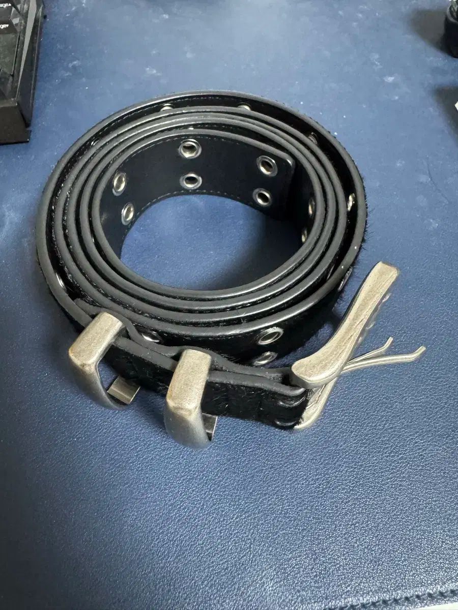 OS カミエン x mjd ダブルホール ベルト ブラック シャーリング カープ スキン