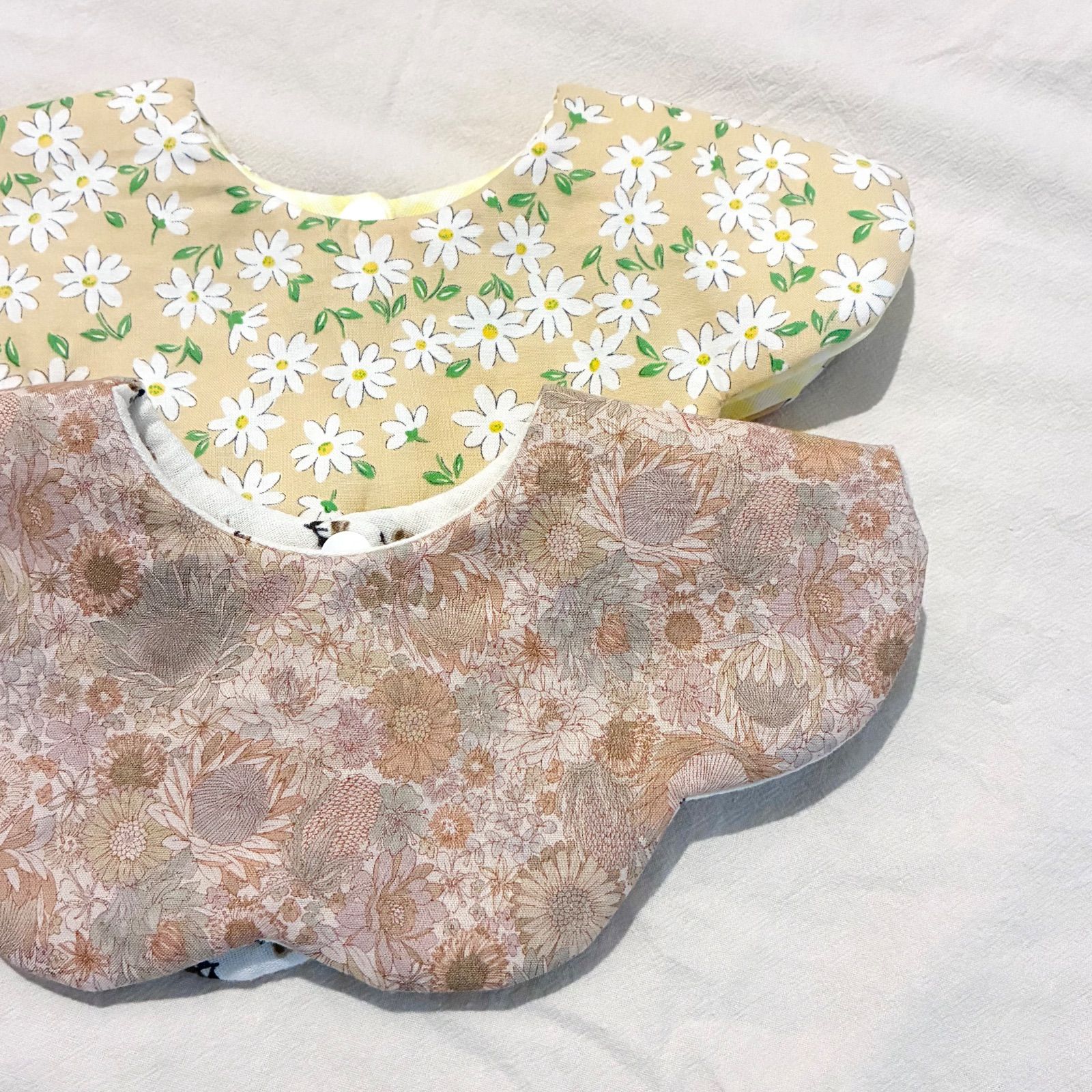 イエロー系 ハンドメイドスタイ 2枚セット 花柄 ダブルガーゼ ギンガム 