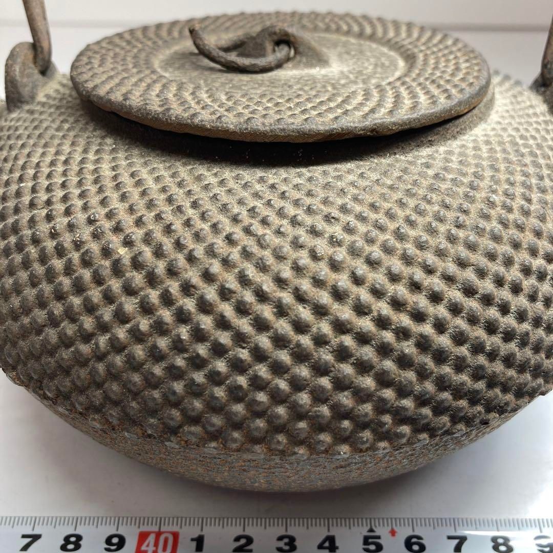 【日替わりセール】 在銘 あられ鉄瓶 蓋裏に銘 1600g|持ち手込高さ約20㎝ 東Y6-0119