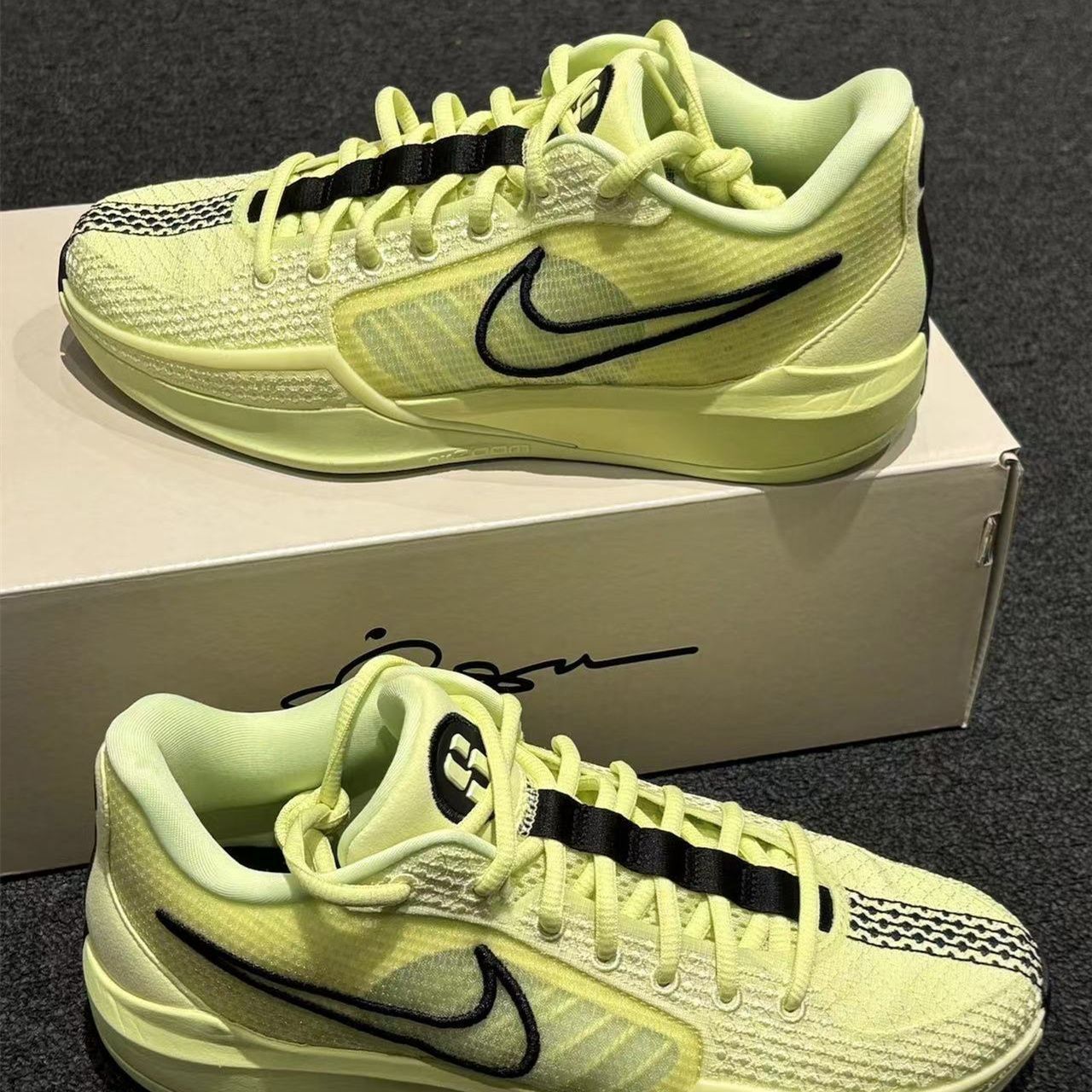 NIKE サブリナ1 24 黒い