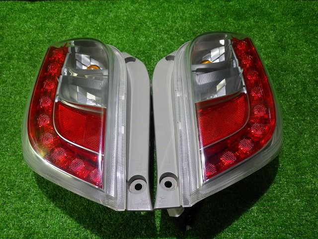 ダイハツLA300S/LA310Sミライース純正テール加工フルLEDテール ダイハツ 純正 ミライース 《 LA300S 》 左テールランプ 81560