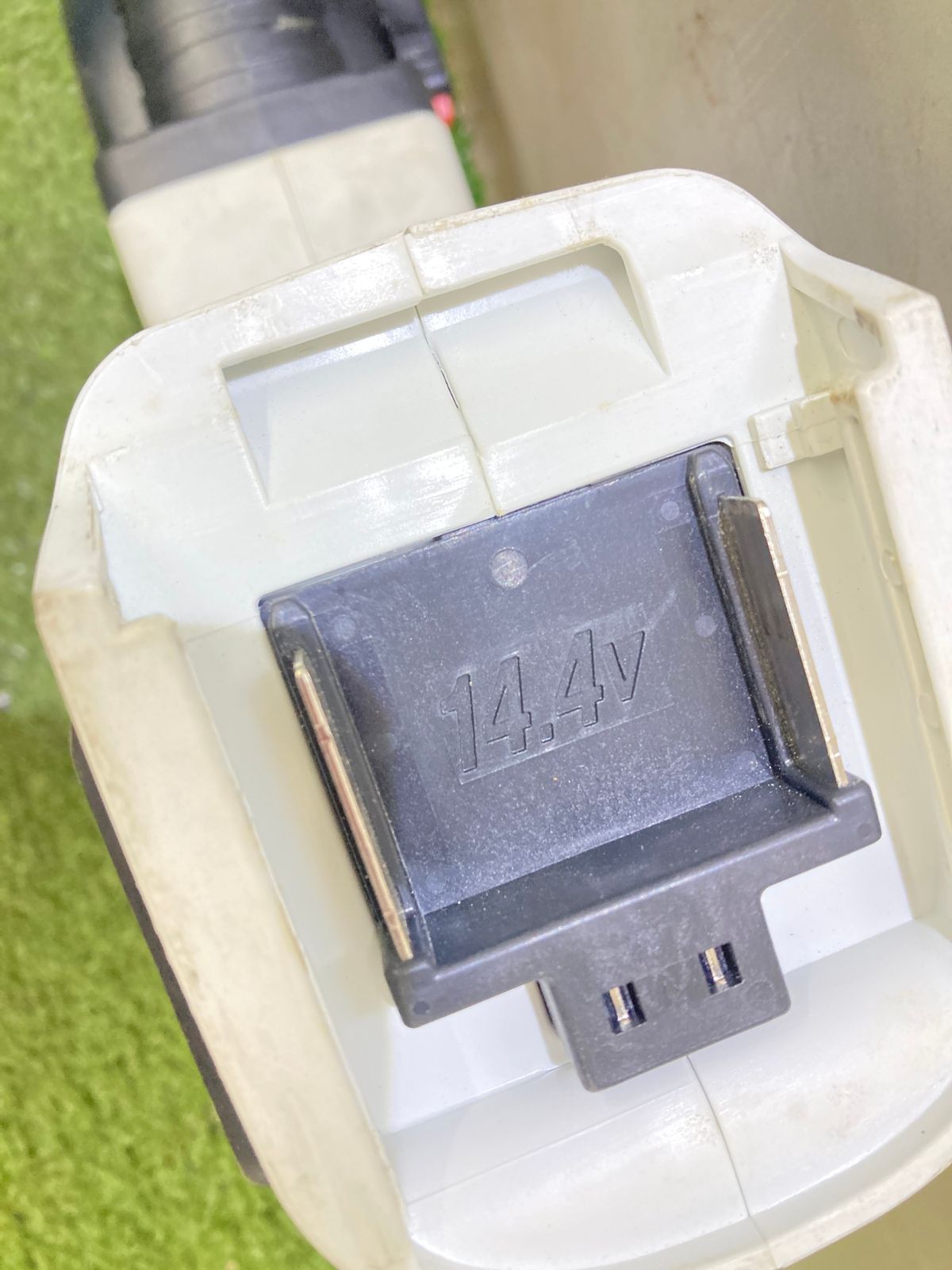 3.0Ahバッテリx2|充電器