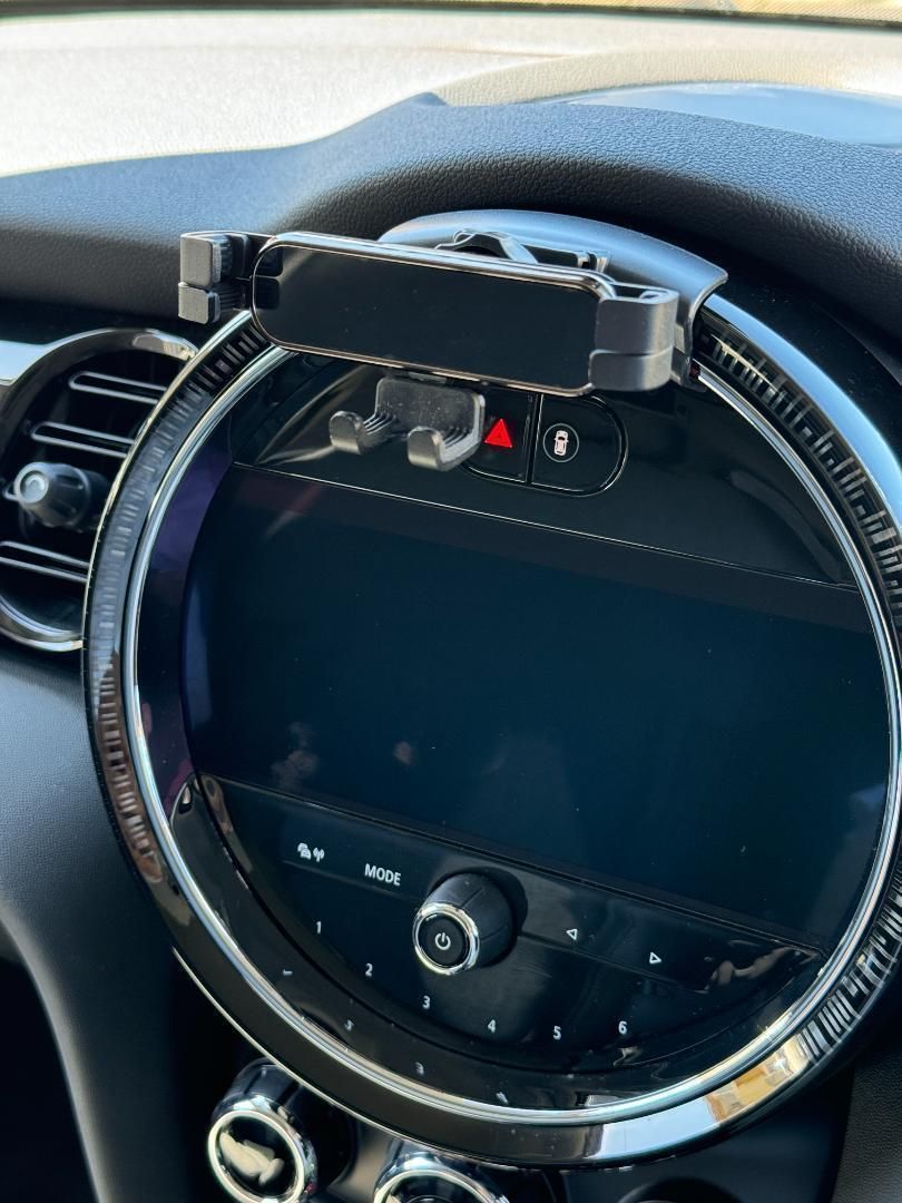 ミニ　MINI　F54 F55 F56 F57 F60　LCI2　スマホホルダー