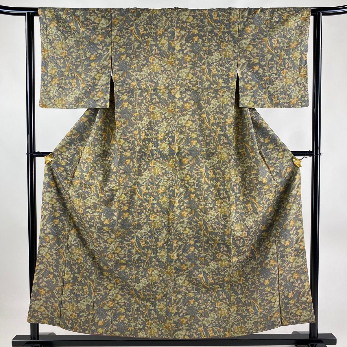 未使用品 小紋 総絞り くすんだ薄緑 綸子 身丈164.5cm 裄丈67cm 未使用品 小紋 総絞り くすんだ薄緑 綸子 身丈164.5cm 裄丈