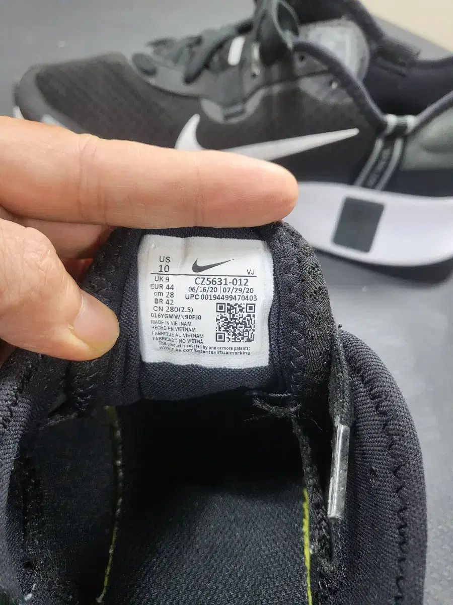 ナイキ リーフォース トゥー ブラック ホワイト 270 280 タグ