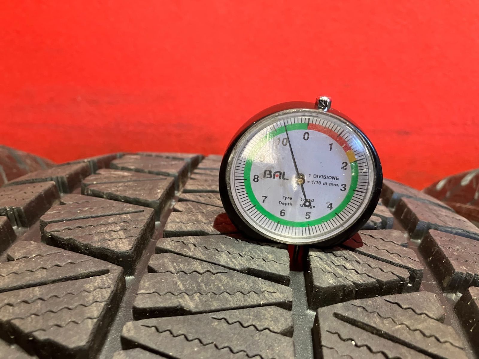 スタッドレスタイヤ 285|50R20