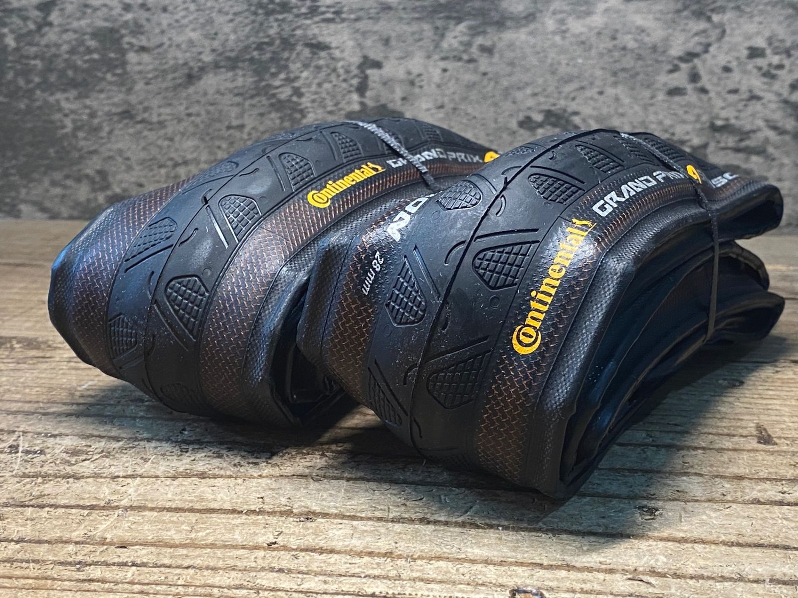 JJ305 コンチネンタル Continental GRAND PRIX 4 SEASON 700x28C クリンチャータイヤ ペア BRIGHTFACE_UK